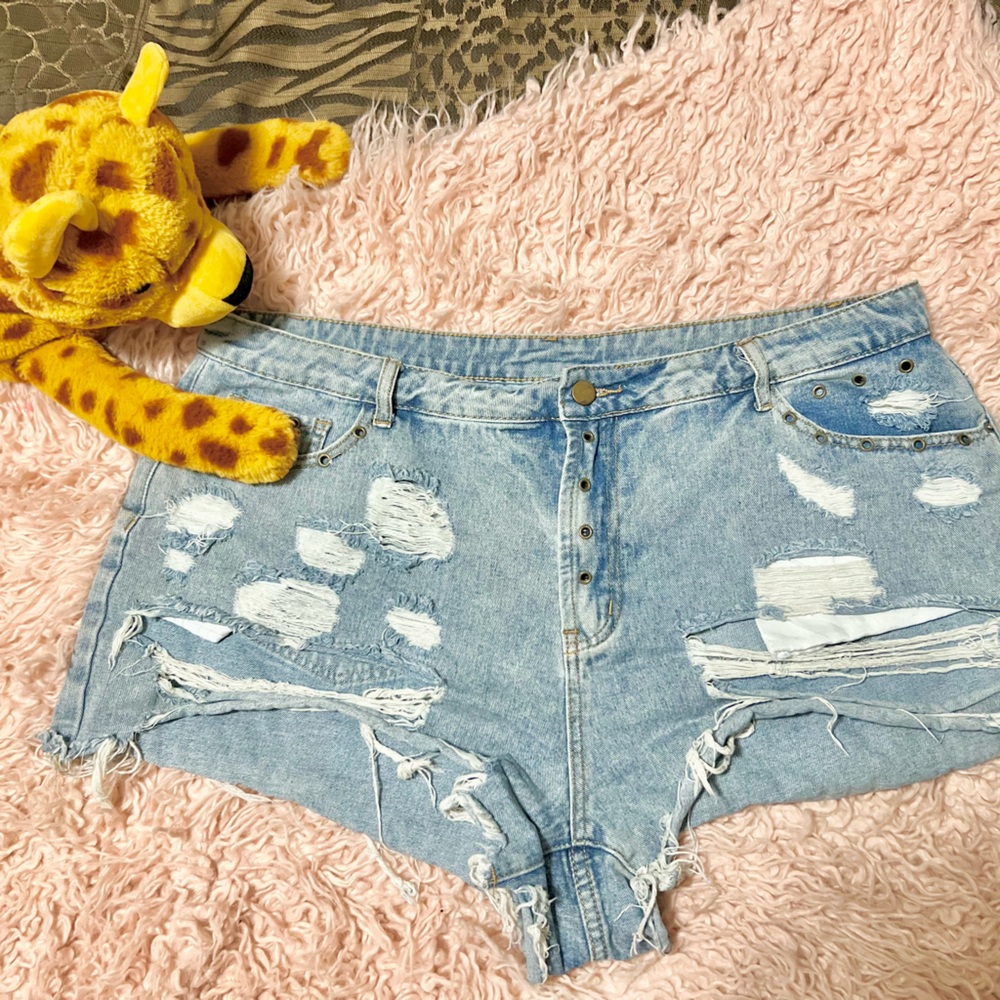 SHEIN Curve 2XL Distressed Blue Denim Shorts